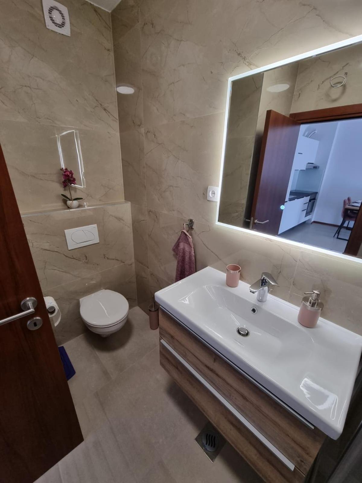 Royal Apartment Salona Klis Exterior photo